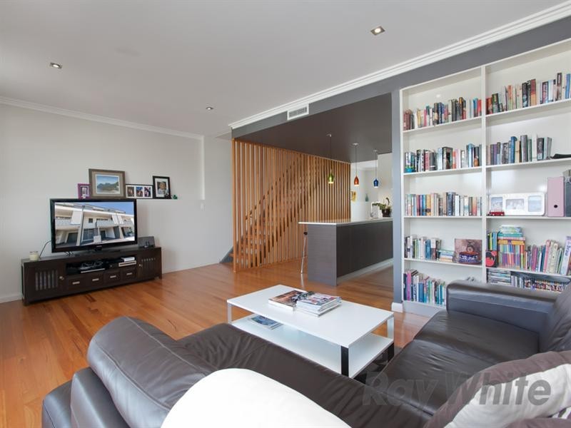 8 Dickson Street, Wickham NSW 2293