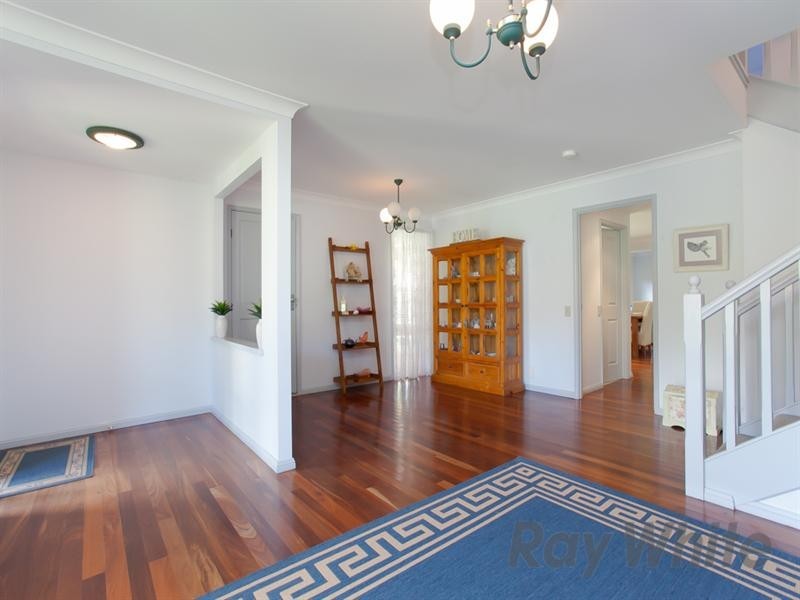 7 Silverash Place, Garden Suburb NSW 2289