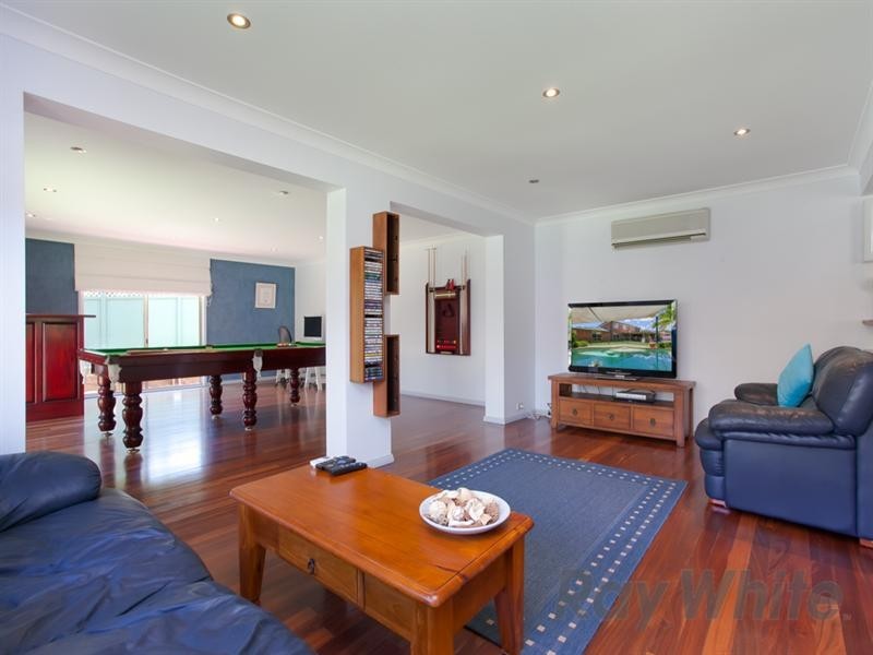 7 Silverash Place, Garden Suburb NSW 2289