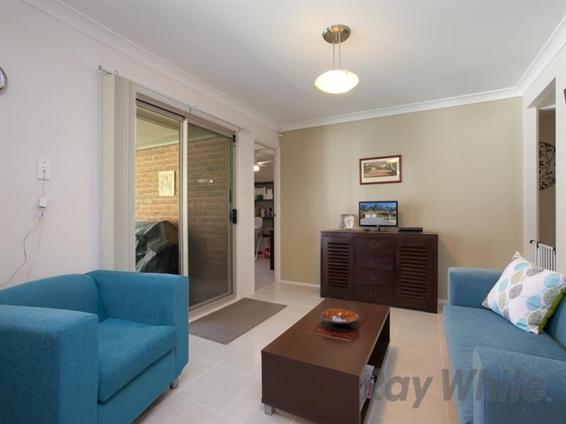 17 Hebrides Road, Fletcher NSW 2287