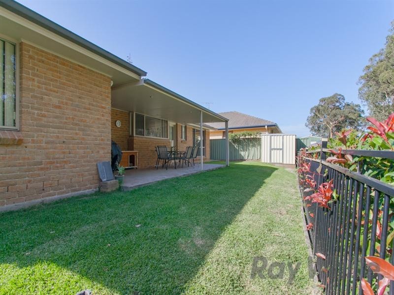 17 Hebrides Road, Fletcher NSW 2287