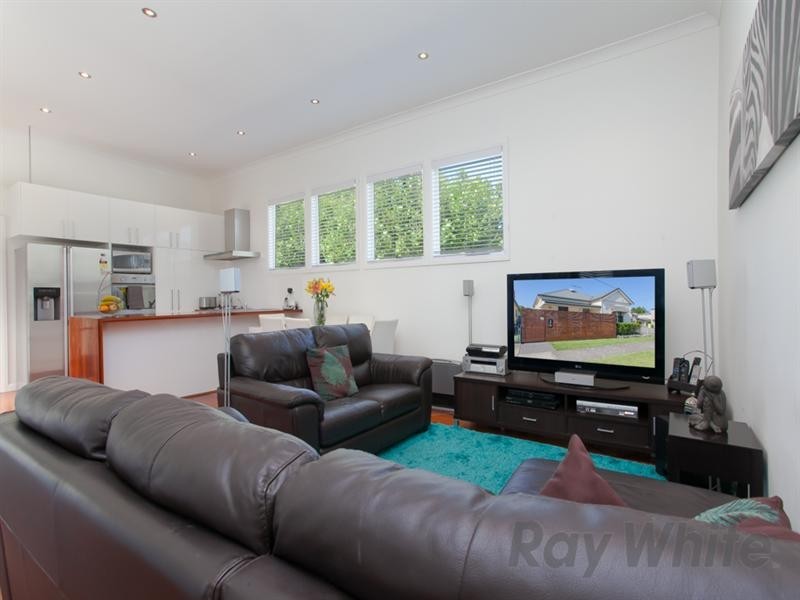 2 Gulliver Street, Hamilton NSW 2303