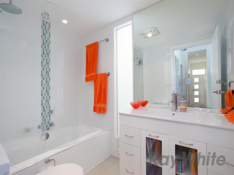 2 Gulliver Street, Hamilton NSW 2303