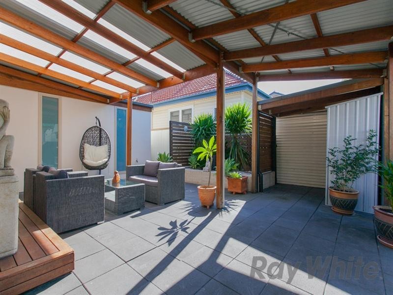 2 Gulliver Street, Hamilton NSW 2303