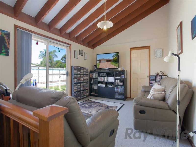 35 New York Avenue, Warners Bay NSW 2282