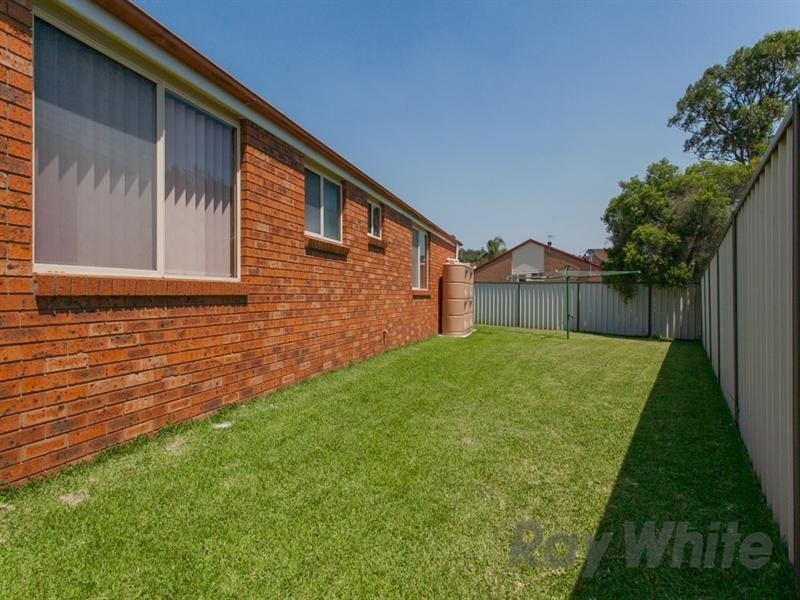 35 New York Avenue, Warners Bay NSW 2282