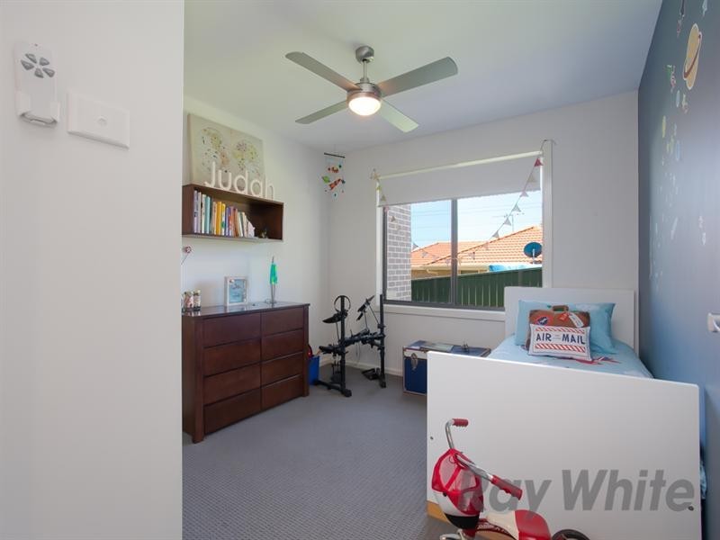 4 Harcourt Parade, Macquarie Hills NSW 2285