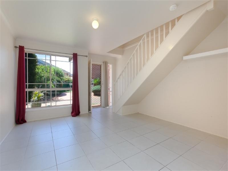 2/38 Hollingsford Street, Carrington NSW 2294