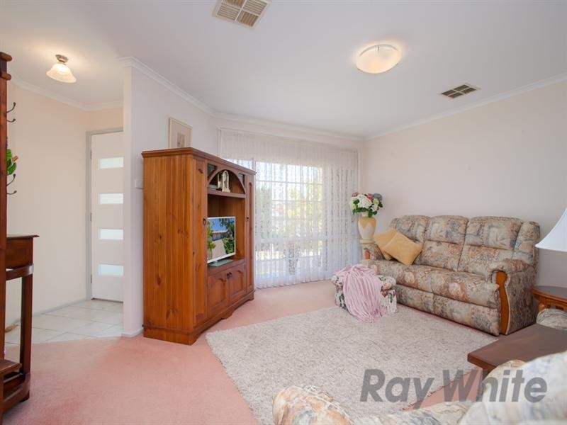 11 Kirkwood Close, Cameron Park NSW 2285
