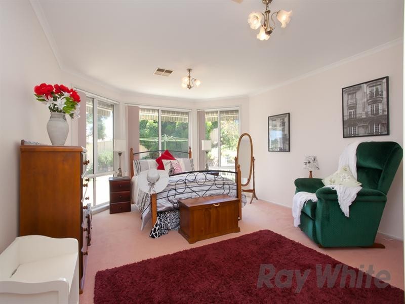 11 Kirkwood Close, Cameron Park NSW 2285