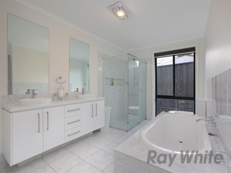 12 Kurraka Drive, Fletcher NSW 2287