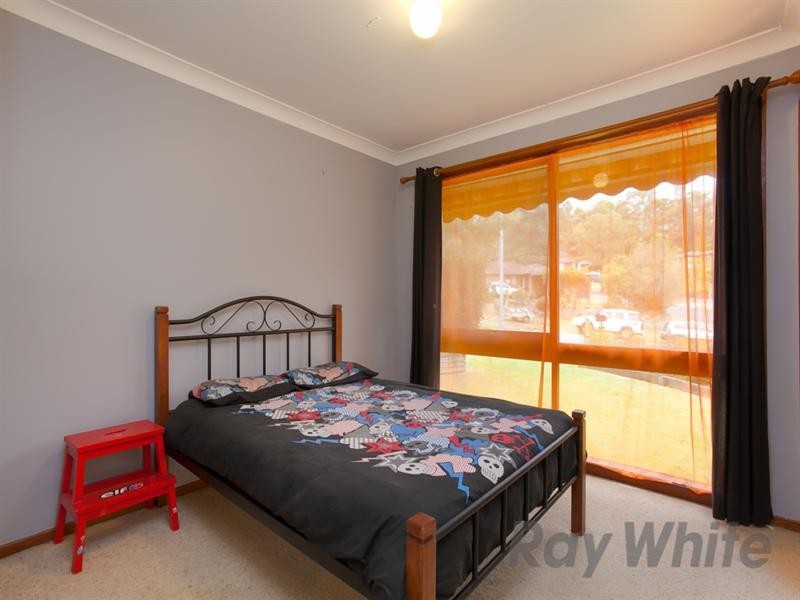 4 Horton Close, Maryland NSW 2287