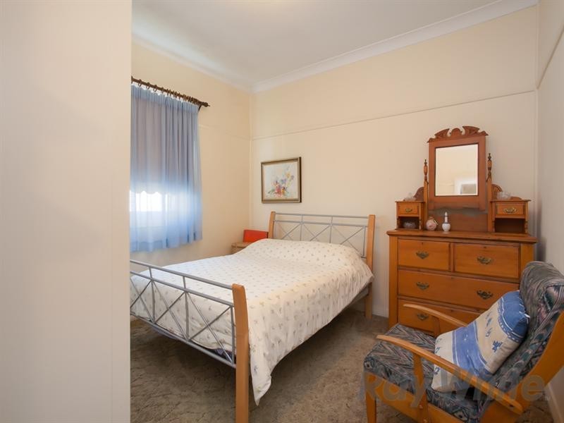 16 Thornton Avenue, Mayfield West NSW 2304