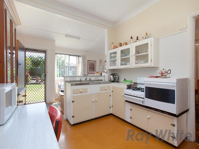 16 Thornton Avenue, Mayfield West NSW 2304