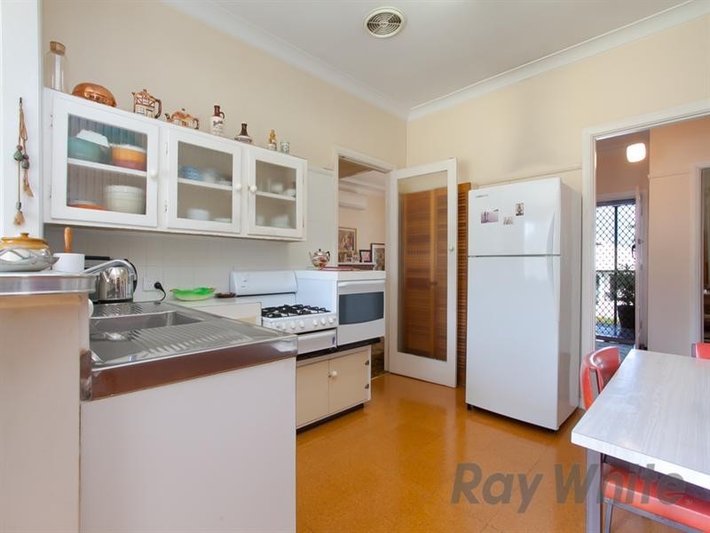 16 Thornton Avenue, Mayfield West NSW 2304