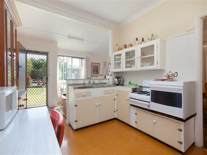 16 Thornton Avenue, Mayfield West NSW 2304