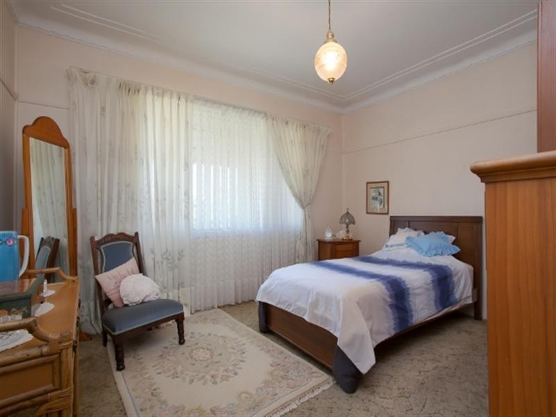 16 Thornton Avenue, Mayfield West NSW 2304