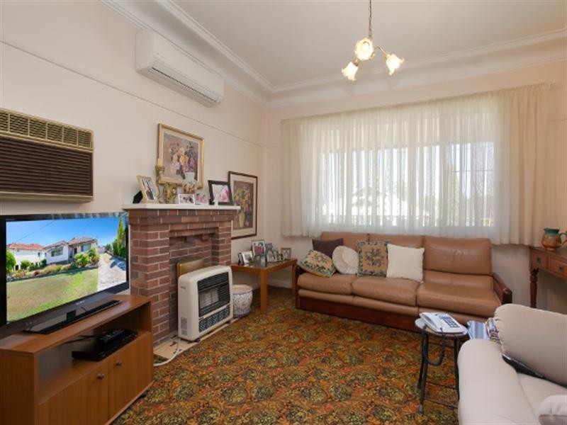 16 Thornton Avenue, Mayfield West NSW 2304