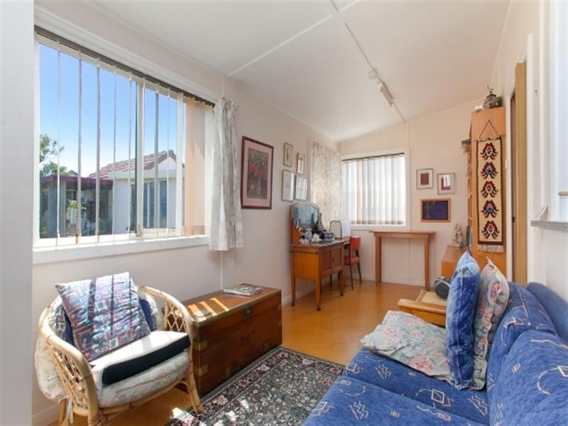 16 Thornton Avenue, Mayfield West NSW 2304