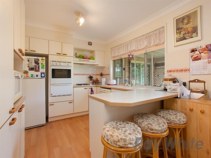 20 Nightingale Crescent, Cameron Park NSW 2285