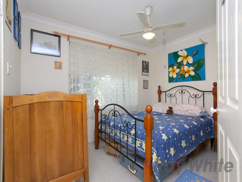 20 Nightingale Crescent, Cameron Park NSW 2285