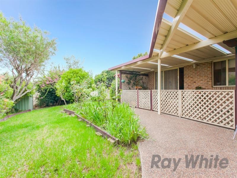 20 Nightingale Crescent, Cameron Park NSW 2285
