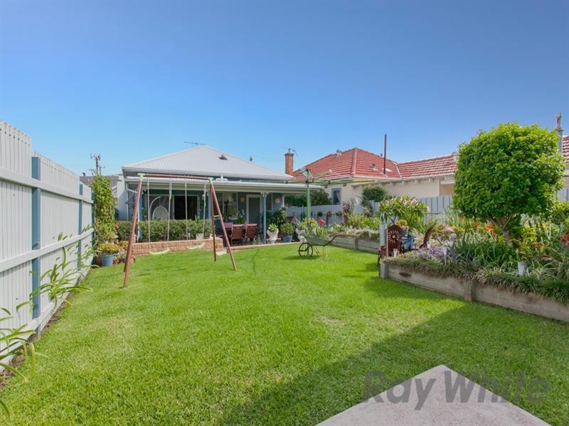 223 Maitland Road, Mayfield NSW 2304