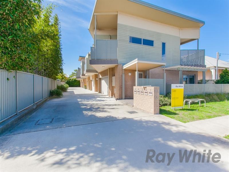 2/118-120 Dumaresq Street, Hamilton NSW 2303