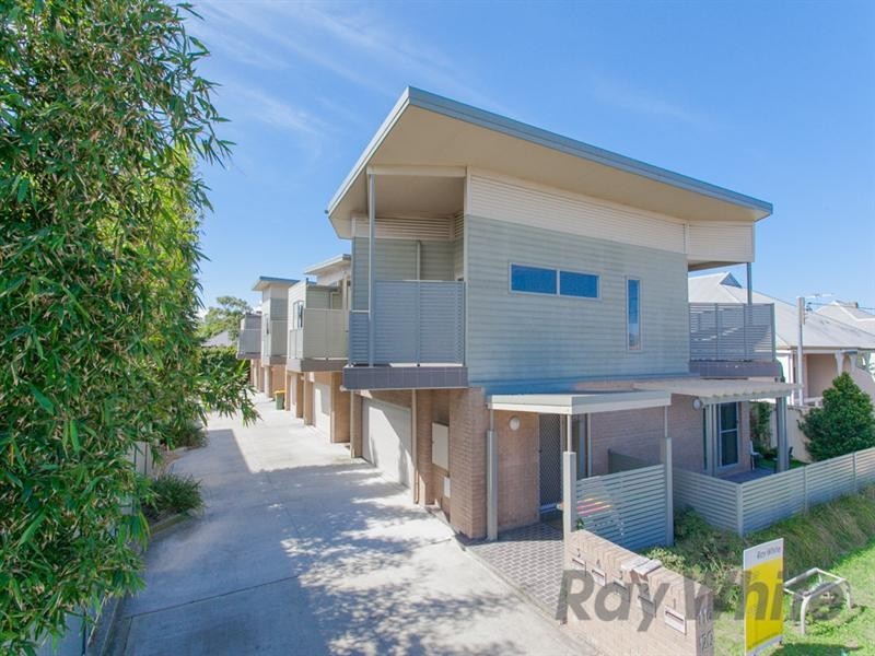 2/118-120 Dumaresq Street, Hamilton NSW 2303
