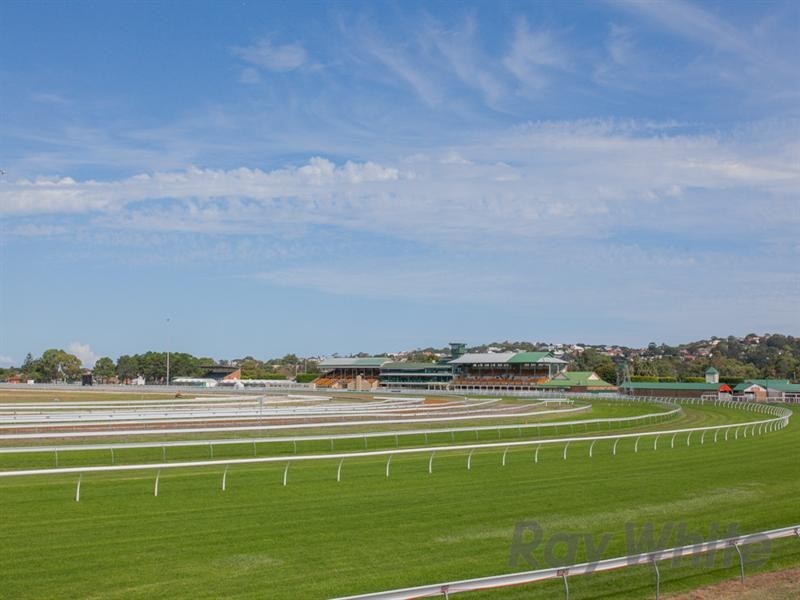 2/118-120 Dumaresq Street, Hamilton NSW 2303