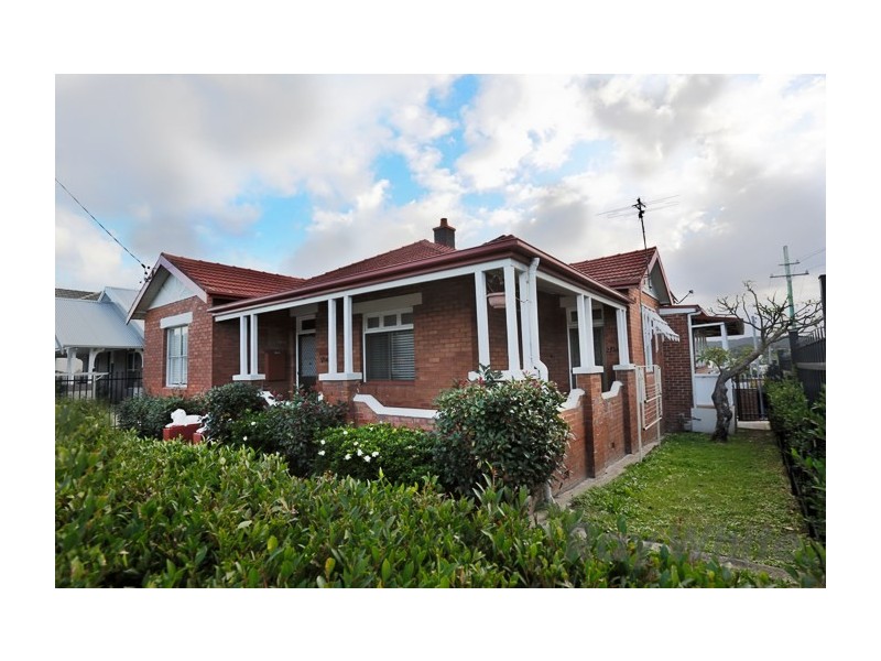 2/340 Brunker Road, Adamstown NSW 2289