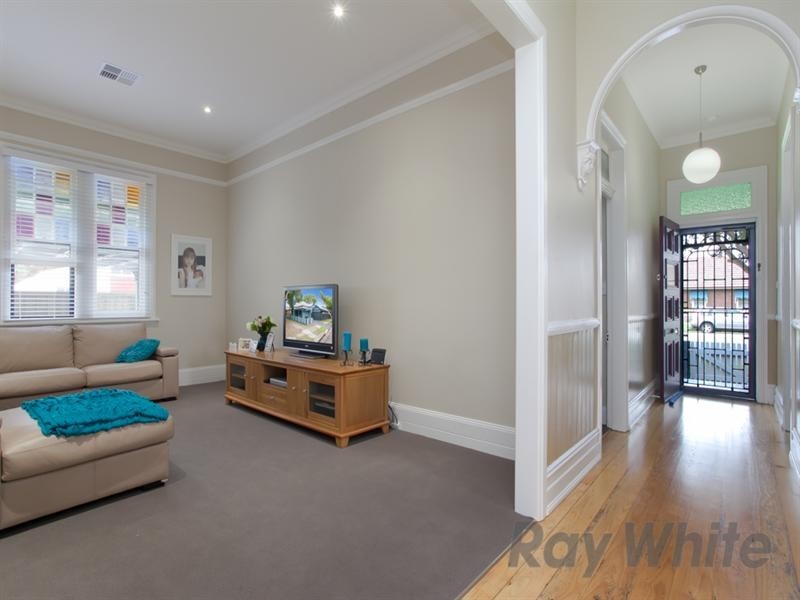 56 Gordon Avenue, Hamilton NSW 2303