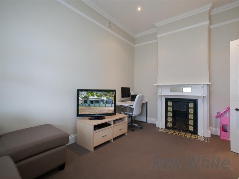 56 Gordon Avenue, Hamilton NSW 2303