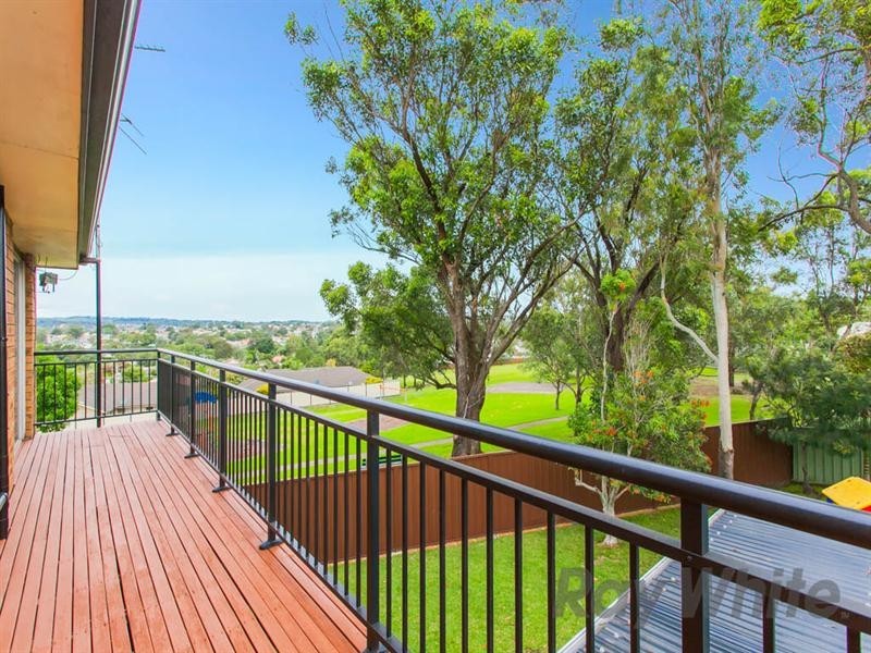 40 Beauford Avenue, Maryland NSW 2287