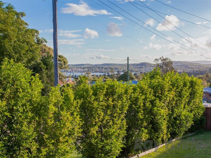 15 Raymond Street, Speers Point NSW 2284