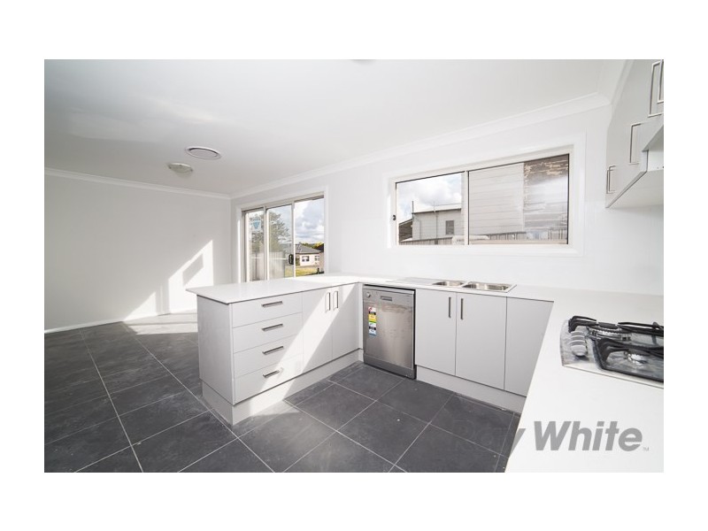 Unit 1-6/14 Marsden Street, Shortland NSW 2307