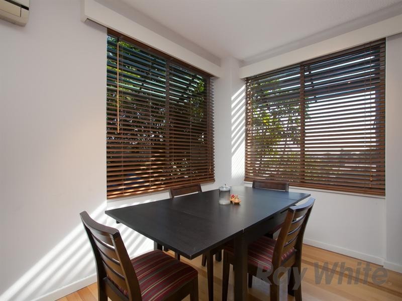 Unit 2/18 Hillview Crescent, The Hill NSW 2300