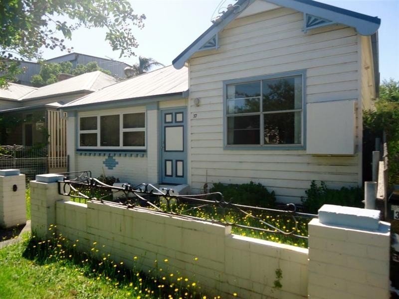 37 Teralba Road, Broadmeadow NSW 2292
