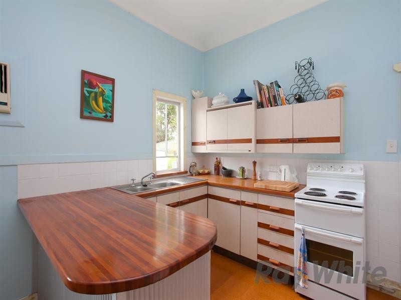 24 Illawarra Avenue, Cardiff NSW 2285