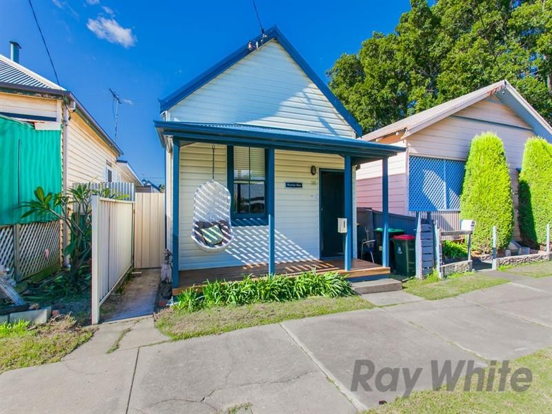 38 Denison Street, Carrington NSW 2294