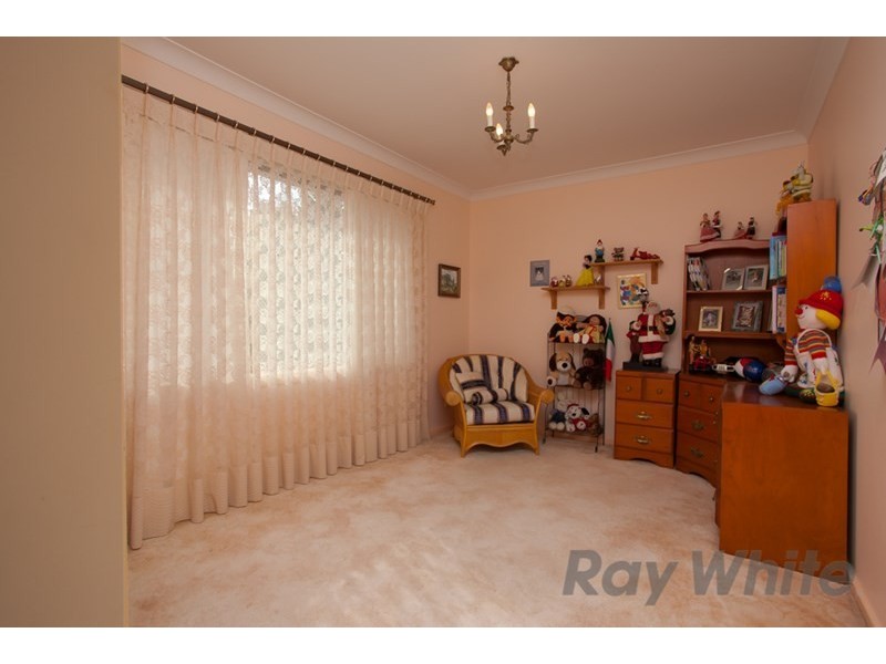 6 Orlando Close, Eleebana NSW 2282