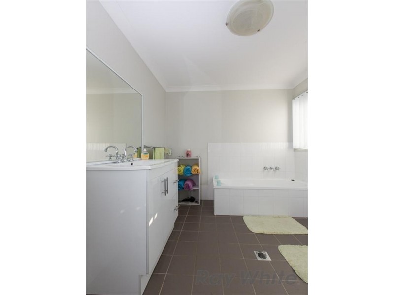 Unit 4/62 Tennant Road, Mount Hutton NSW 2290