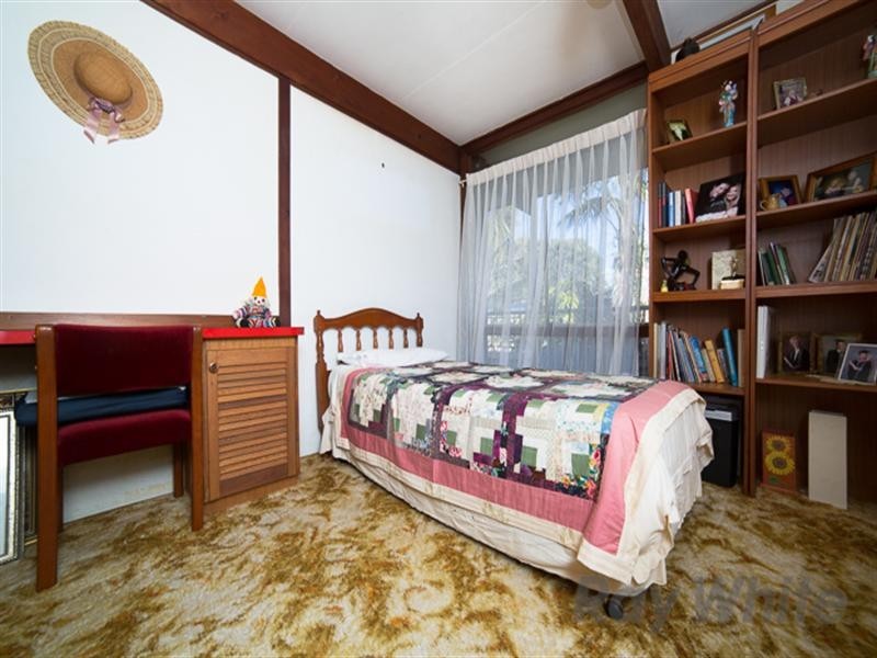 11 Aylward Street, Belmont NSW 2280