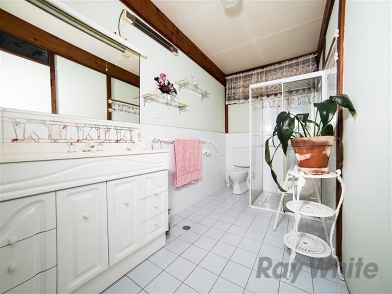 11 Aylward Street, Belmont NSW 2280