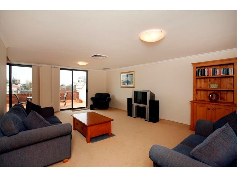 15/8-14 Telford Street, Newcastle NSW 2300