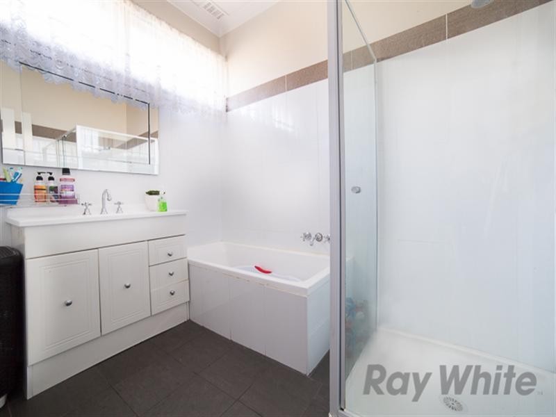 33 Kimbarra Close, Kotara NSW 2289