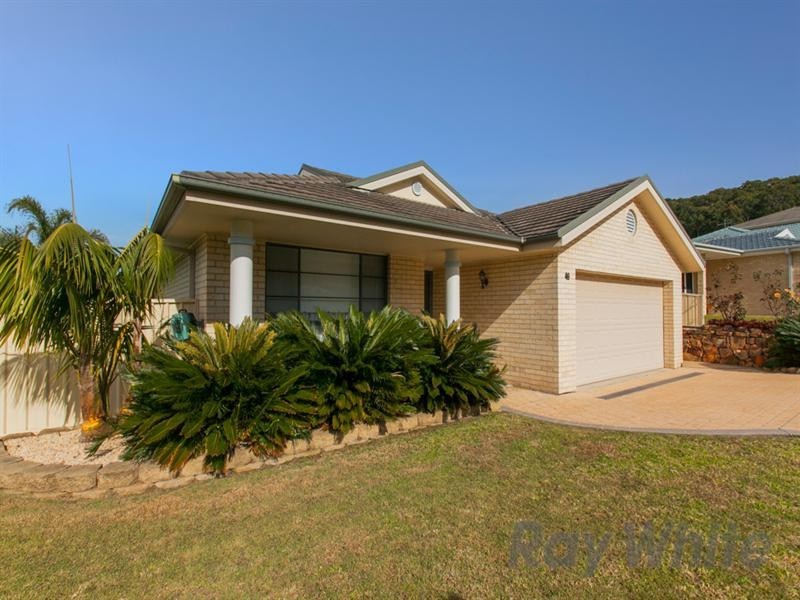 49 Green Point Drive, Belmont NSW 2280