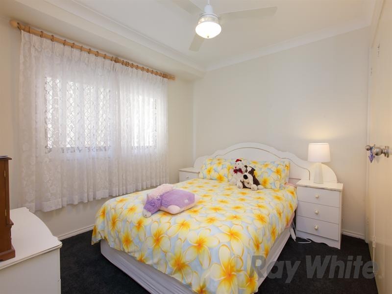 49 Green Point Drive, Belmont NSW 2280