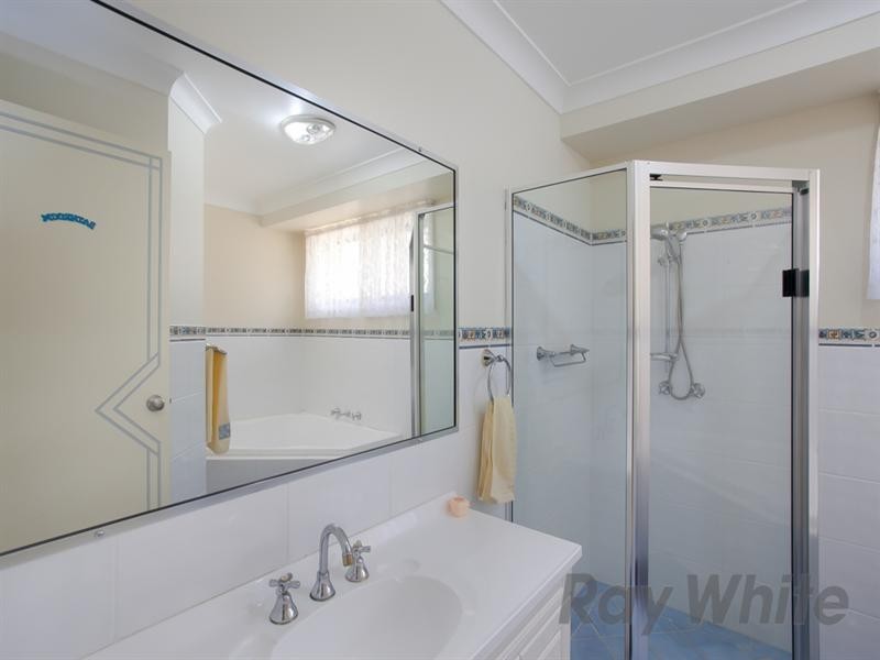 49 Green Point Drive, Belmont NSW 2280