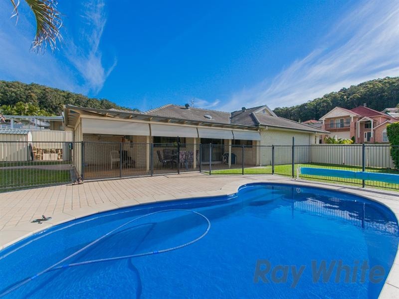 49 Green Point Drive, Belmont NSW 2280